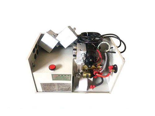 两边开门展翼车液压单元